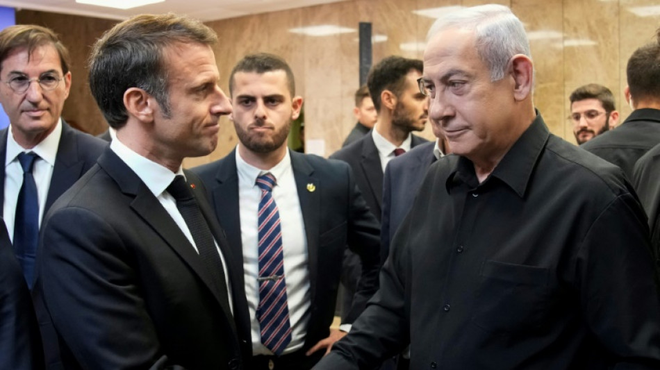 Rien ne justifie la souffrance des civils à Gaza, dit Macron aux côtés du président palestinien