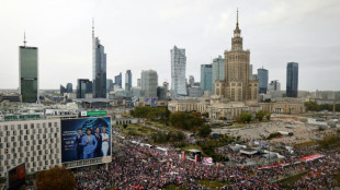 Pologne: l'opposition rassemble "environ un million" de personnes à Varsovie