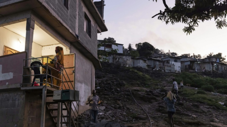 A Mayotte, coucher de soleil sans espoir dans le plus grand bidonville de France