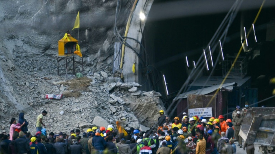 A 14 mètres de la liberté: regain d'optimisme pour les ouvriers indiens piégés dans un tunnel