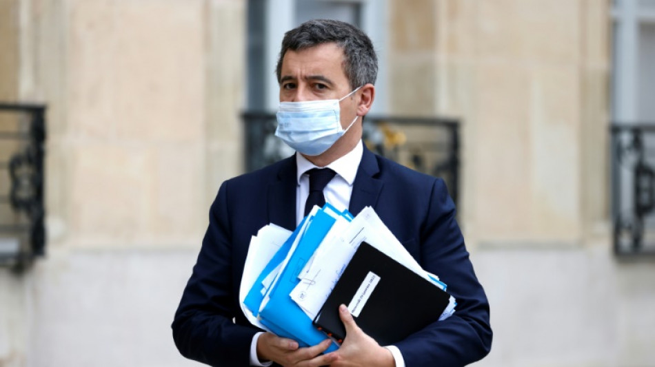 Insécurité: échange tendu entre Darmanin et une journaliste, vives réactions de l'opposition