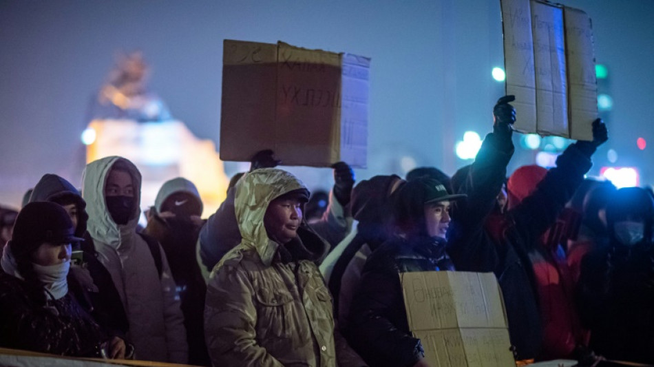 En Mongolie, des manifestants bravent la nuit et le froid pour réclamer justice