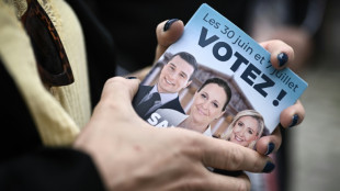 Candidates exit French runoff to block far right