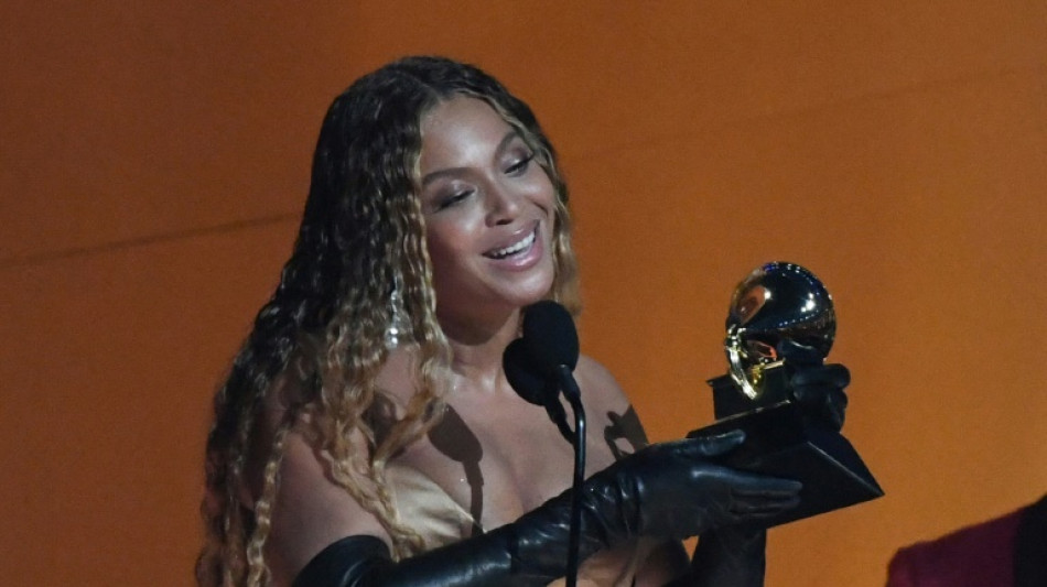 Beyoncé lidera carrera hacia los premios Grammy con 11 nominaciones