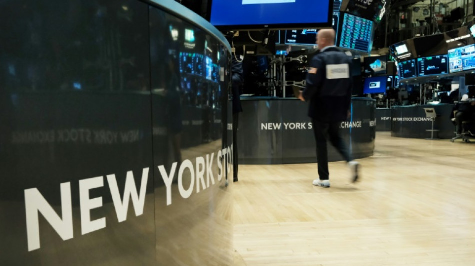 Wall Street finit en forte baisse, contrariée par le message ferme de la Fed