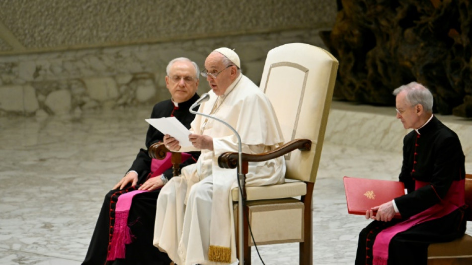 Vaticano defende 'dignidade humana' em documento que aborda questões como aborto e sexualidade