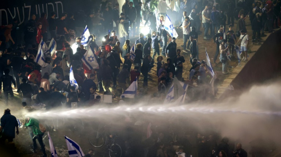 Israël: manifestations après le limogeage du ministre de la Défense