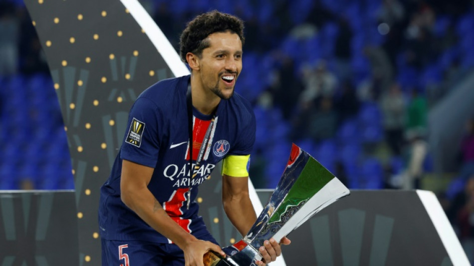 Foot: le PSG remporte le Trophée des champions sur un but tardif de Dembélé