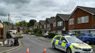 Polícia britânica detém suspeito de matar 3 mulheres com balestra