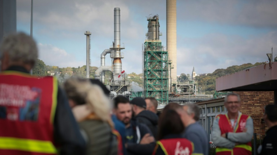 Après une reconduction matinale, les raffineurs décident de la suite de leur mouvement