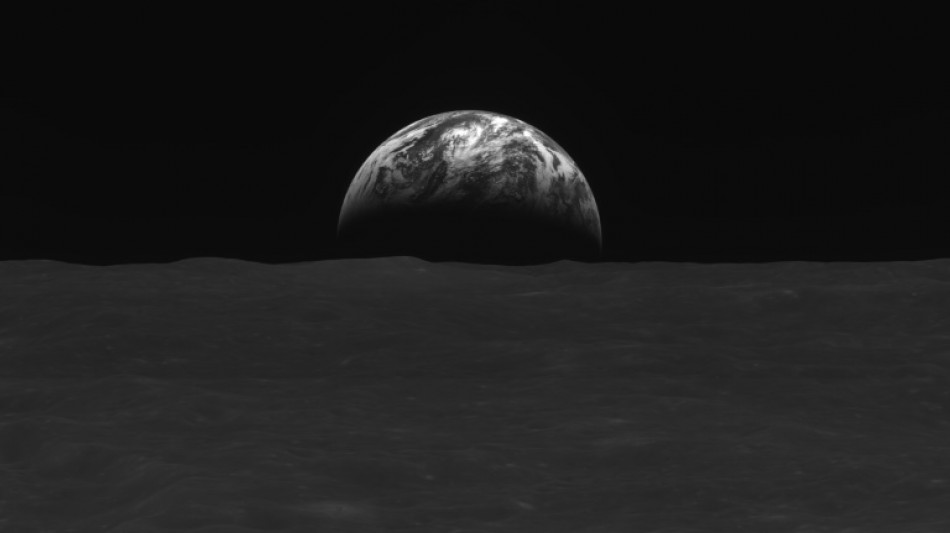 South Korea's lunar orbiter sends photos of Earth, Moon