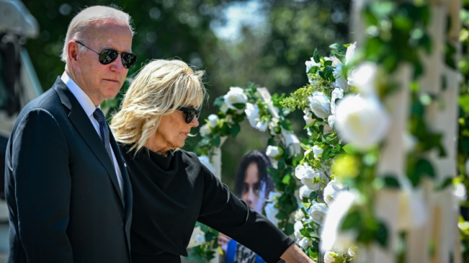 "Faites quelque chose!": Biden absorbe à Uvalde la douleur d'une ville traumatisée