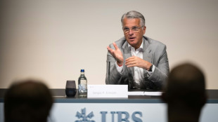 UBS va supprimer 3.000 postes en Suisse, suscitant des remous politiques