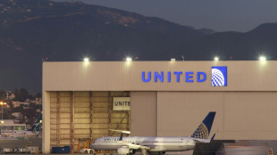 Un avión de United Airlines pierde una rueda durante el despegue en Los Ángeles