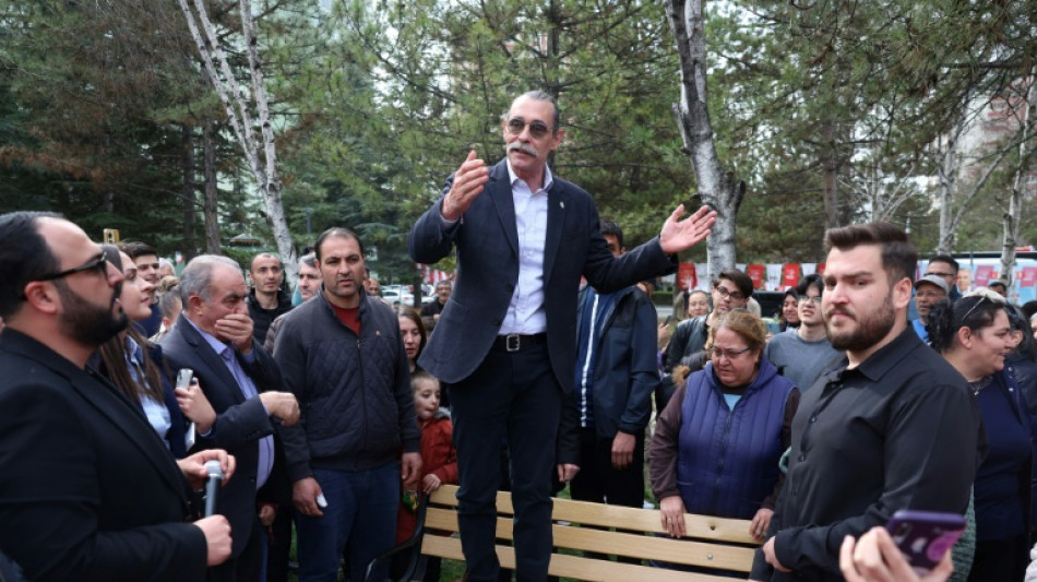 Turquie: commissaire populaire à l'écran, un acteur en campagne à Ankara