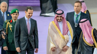 Assad de retour parmi les dirigeants arabes  