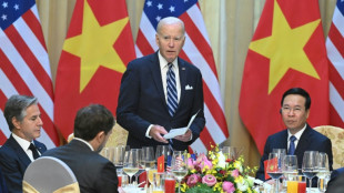 A Hanoï, Biden entre discussions économiques et mémoire de la guerre