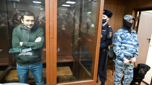 Russia court extends Kremlin critic Yashin's detention by six months