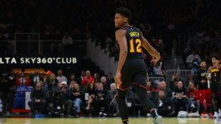 Hunter shines as Hawks top Cavs again