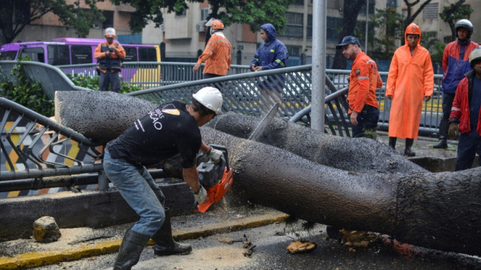 Depresión tropical intensifica persistentes lluvias en Venezuela