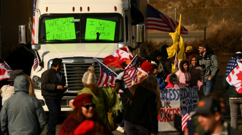 Californie: des routiers forment un "convoi" anti-restrictions sanitaires vers Washington