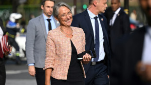 Budget: Elisabeth Borne face aux motions de censure Nupes et RN