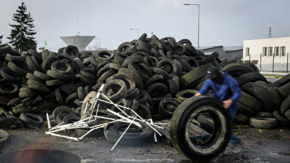 Michelin: à Cholet, des salariés restent mobilisés pour "partir dans la dignité"