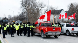 Contestation au Canada: reprise de l'opération policière pour évacuer un pont stratégique