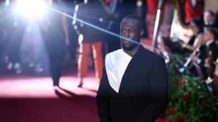 Suspension de permis pour le rappeur Stormzy, pris avec un téléphone au volant