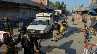 Jailed Pakistan Taliban take hostages after seizing police station