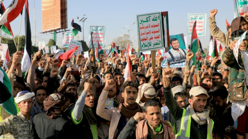 Frappes au Yémen: des centaines de milliers de manifestants à Sanaa