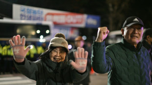 Seoul stocks sink amid S. Korea drama as Asian markets struggle