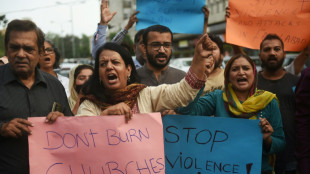 Pakistan: la police garde le quartier chrétien assailli, plus de 100 arrestations