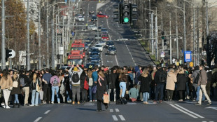 Serbie: blocage d'une rue à Belgrade contre la fraude électorale présumée