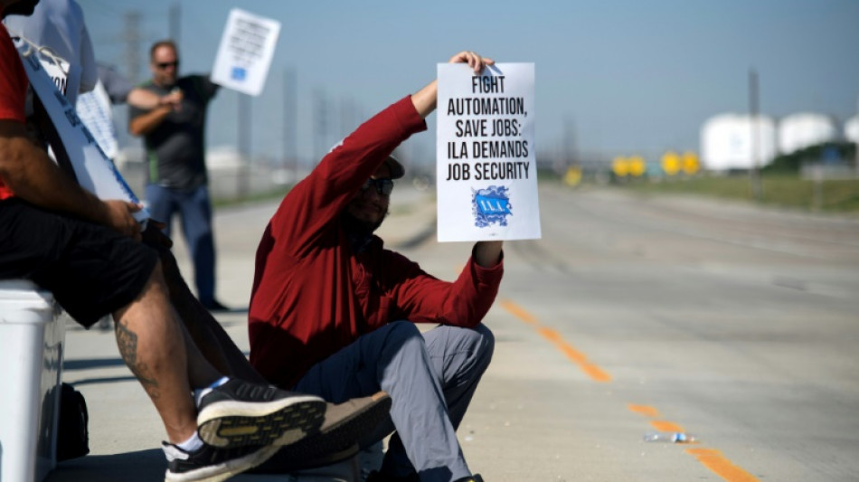 Trabajadores portuarios de EEUU ponen fin a la huelga tras lograr acuerdo de principio