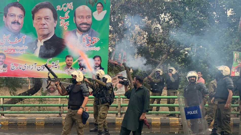 Pakistan police use water cannon in attempt to arrest Imran Khan