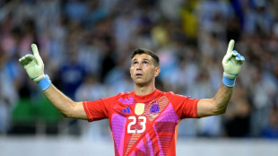 Martinez saves Messi blushes as Argentina beat Ecuador to reach Copa semis 