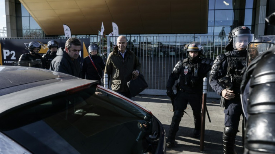 Agriculteurs: visite tendue d'Arnaud Rousseau à Agen, la bataille FNSEA-CR se durcit