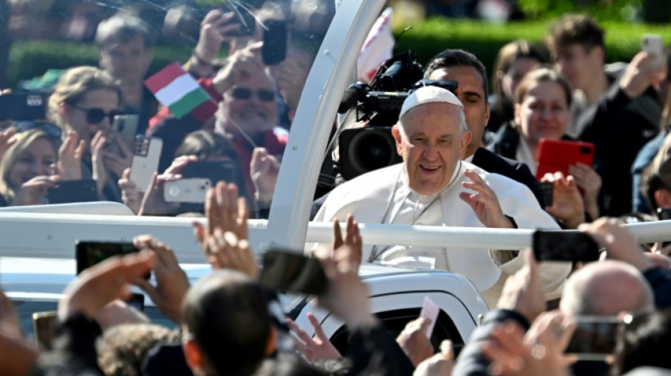 Pope appeals to Hungarians to be 'open' to migrants