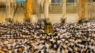 Les pèlerins de La Mecque se dirigent vers Mina, étape cruciale du hajj