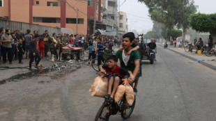 Dans la bande de Gaza bombardée, les files s'allongent devant les boulangeries