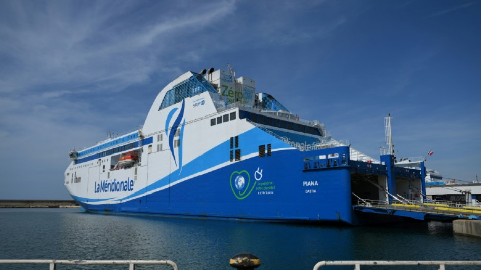 Un ferry "zéro particule", "totalement novateur" contre la pollution, dévoilé à Marseille 