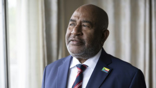 Comores: Azali Assoumani, d'ex-putschiste à président réélu au premier tour