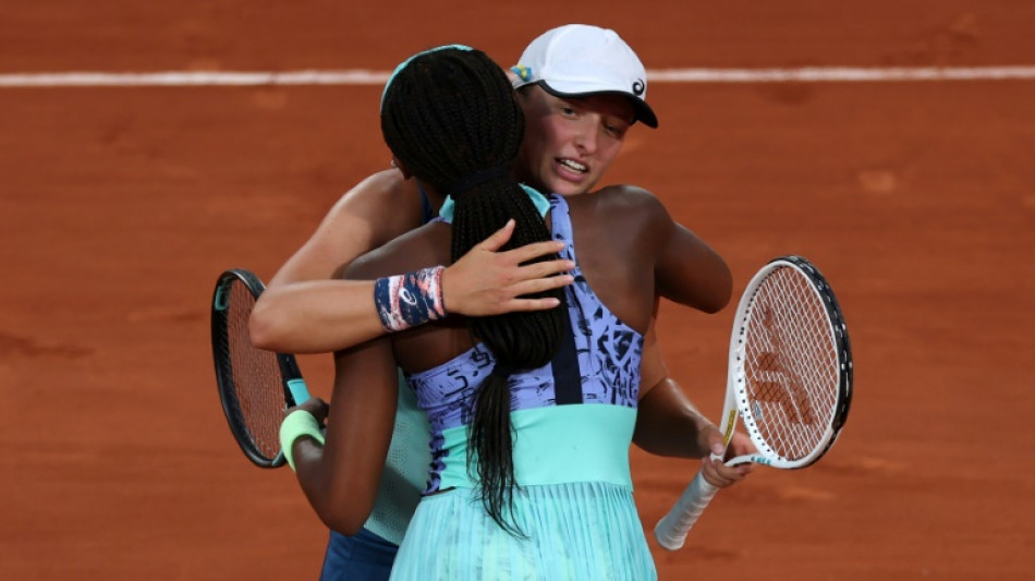 Swiatek brushes aside Gauff to win second French Open title