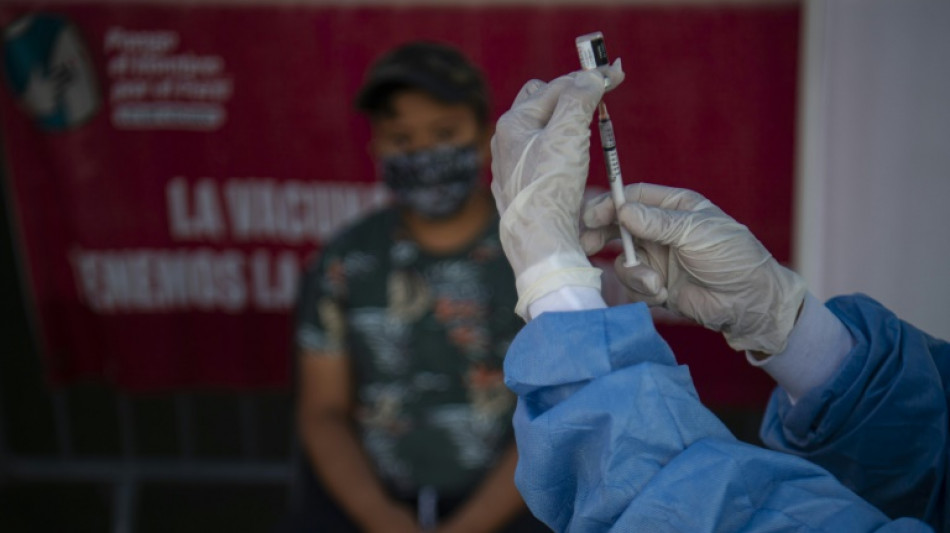 Los contagios en la tercera ola de la pandemia se desaceleran en Perú, pero los decesos suben