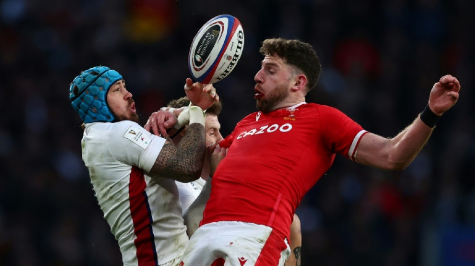 Winger Cuthbert replaces Adams in only change to Wales team