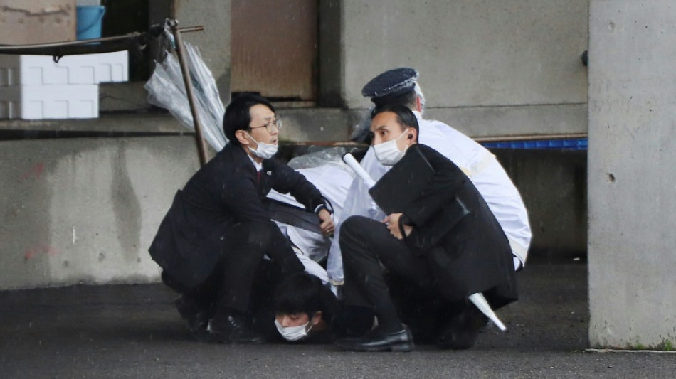 Japan PM resumes campaigning after blast incident