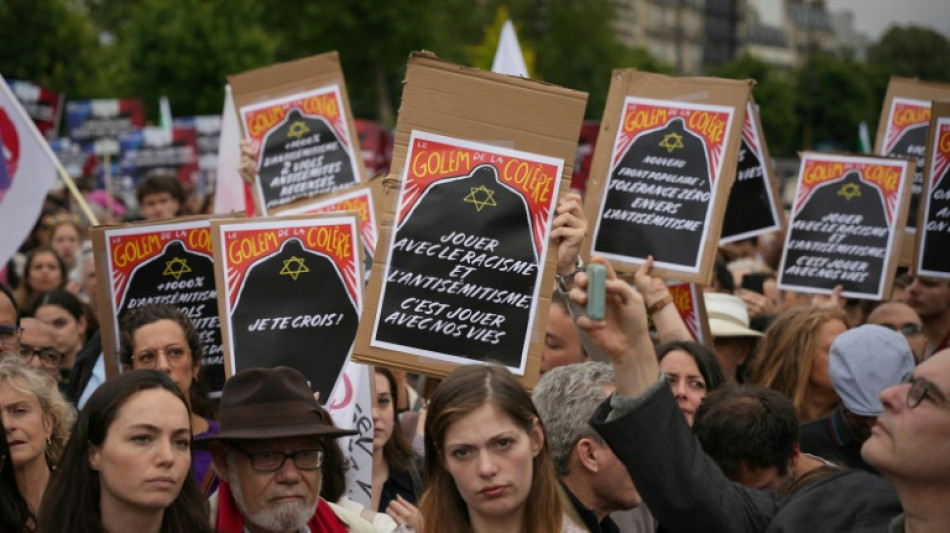 Viol de Courbevoie: nouveau rassemblement contre l'antisémitisme à Paris