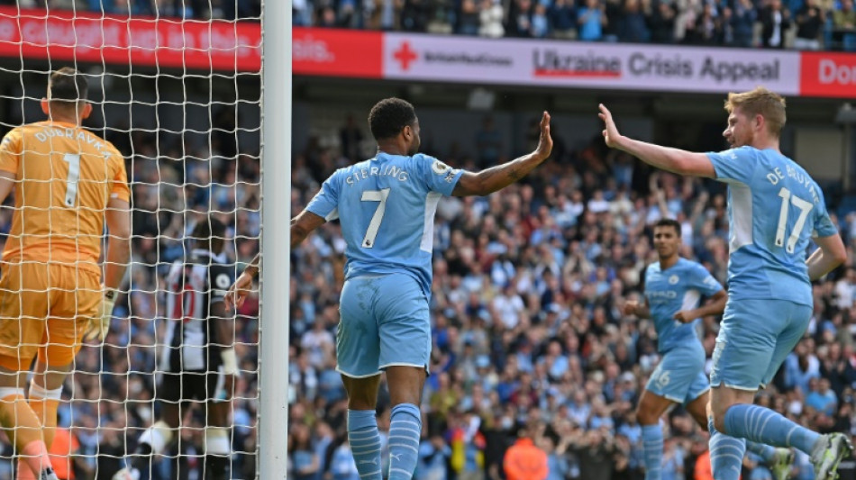 Five-star Man City take a grip of Premier League title race