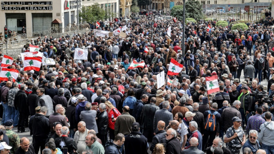 Crise économique au Liban: manifestation dispersée à coups de gaz lacrymogènes